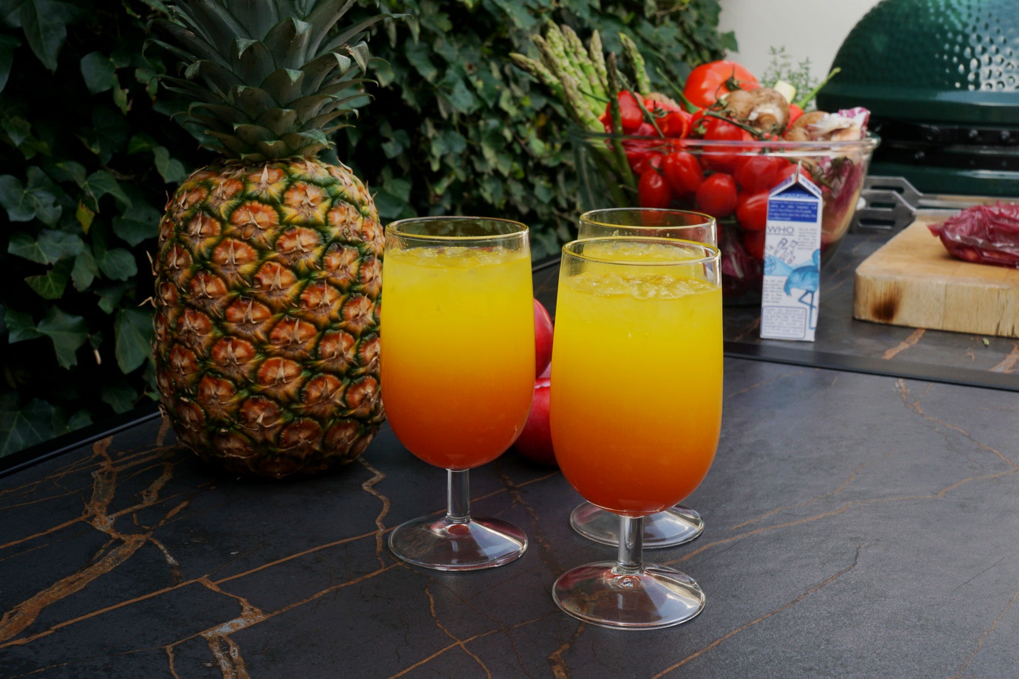 Tequila Sunrise op een buitenkeuken met Laurent werkblad van Rêveluxe